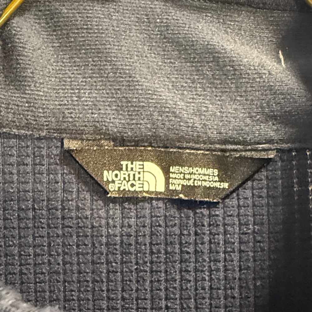 The North Face Men's Black Lightweight Jacket - Picture 2 of 4